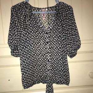 Black and white short sleeve blouse